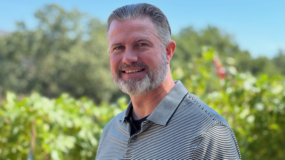 AvinoDos Wines